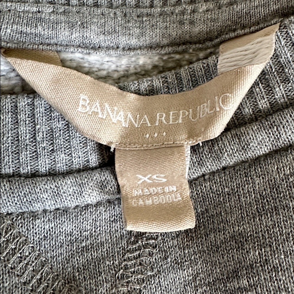 Banana Republic Factory XS Grey Sweatshirt - Picture 2 of 4